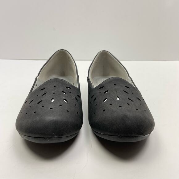 Bellini | WIDE Marshmellow NWOB Black Faux Suede Laser Cut Slip On Ballet Flats - Picture 3 of 10
